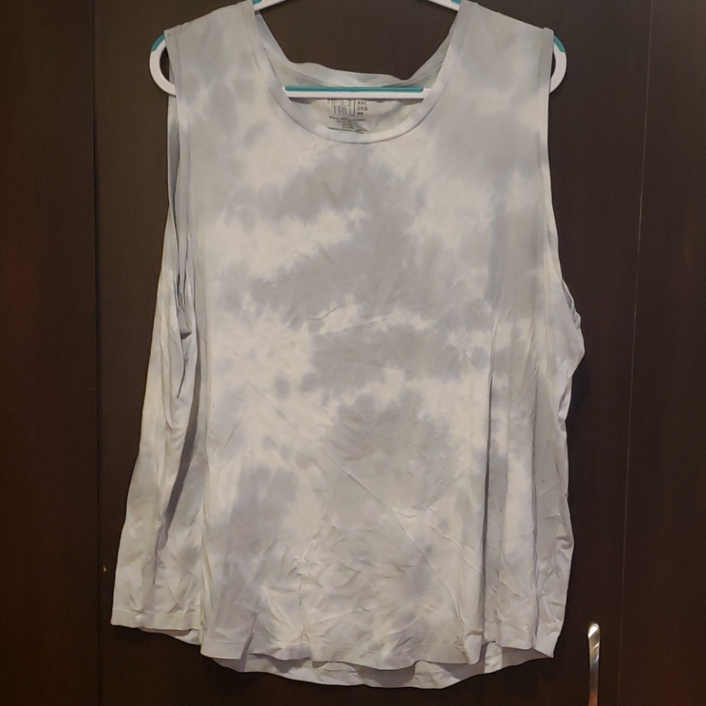 tie-dye tank top